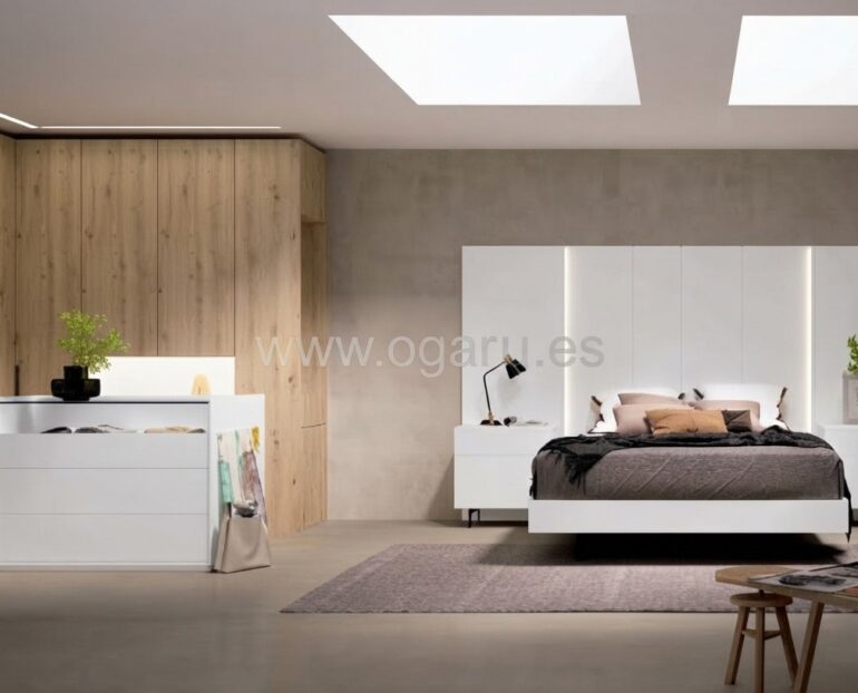 "Dormitorio juvenil moderno de la colección El diario de Clara de Muebles Torga con cama matrimonio,."