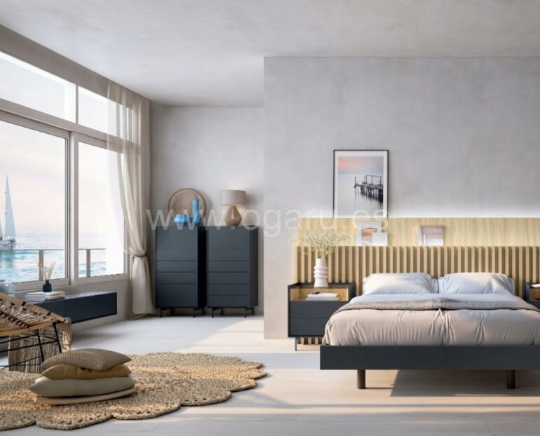 "Dormitorio juvenil moderno de la colección El diario de Clara de Muebles Torga con cama matrimonio,."